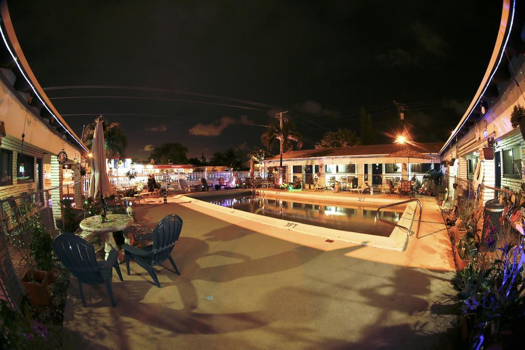Adobe Hacienda Motel Hollywood Ngoại thất bức ảnh