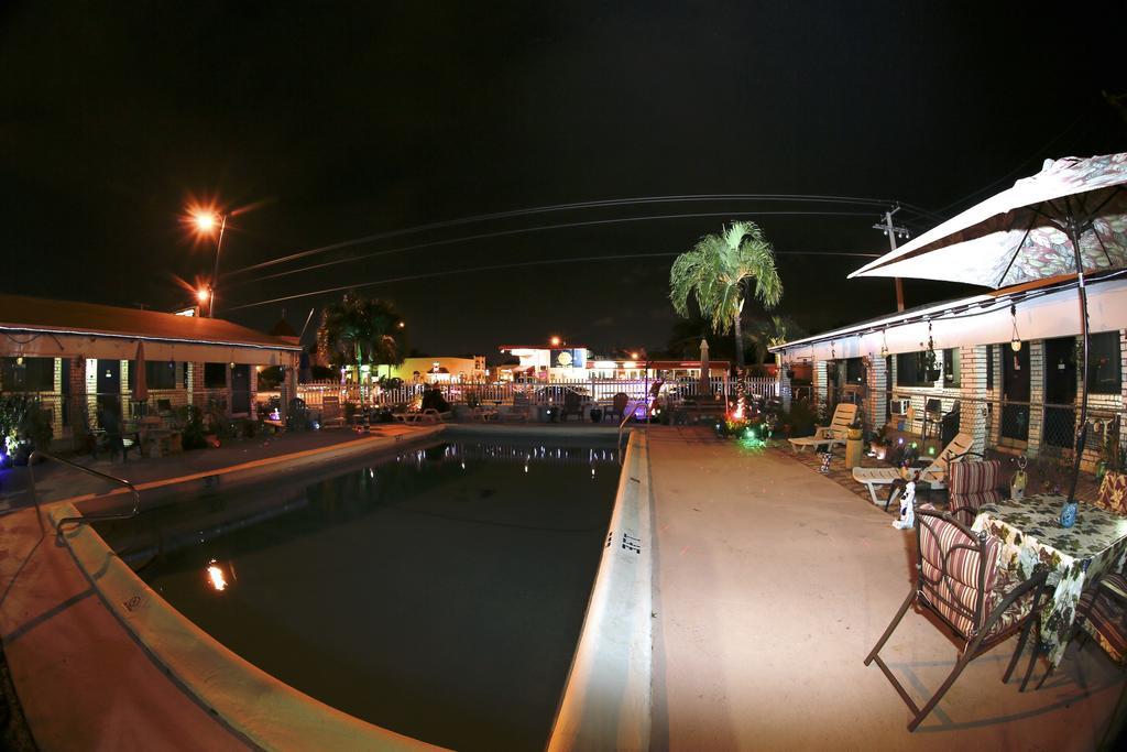 Adobe Hacienda Motel Hollywood Ngoại thất bức ảnh